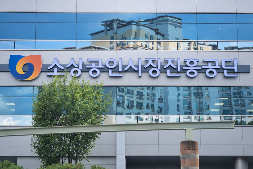 코스피-6,300선-첫-돌파…삼성전자-시총-1조-달러-상회.jpg